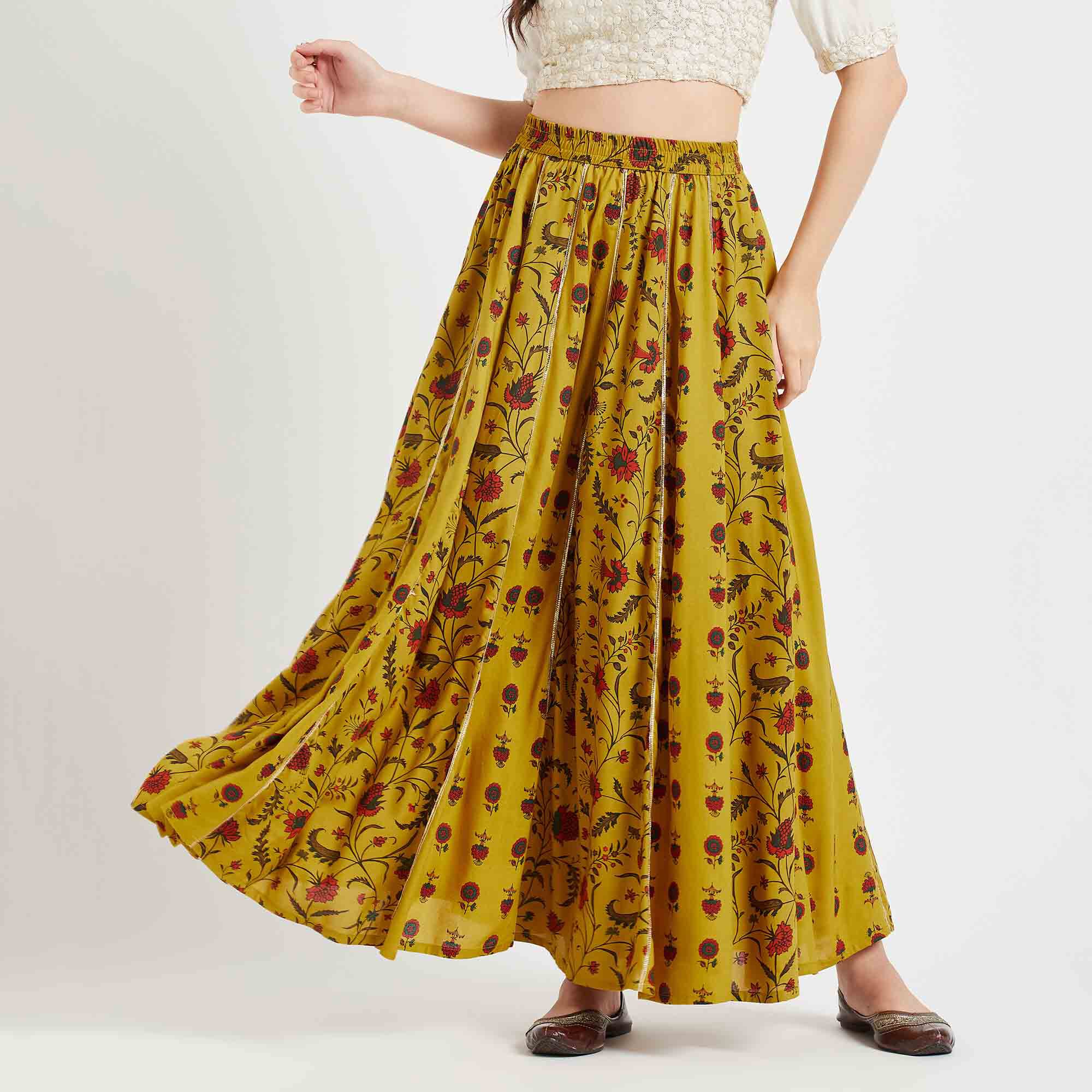 Buy Red Skirts & Ghagras for Women by NEUDIS Online | Ajio.com